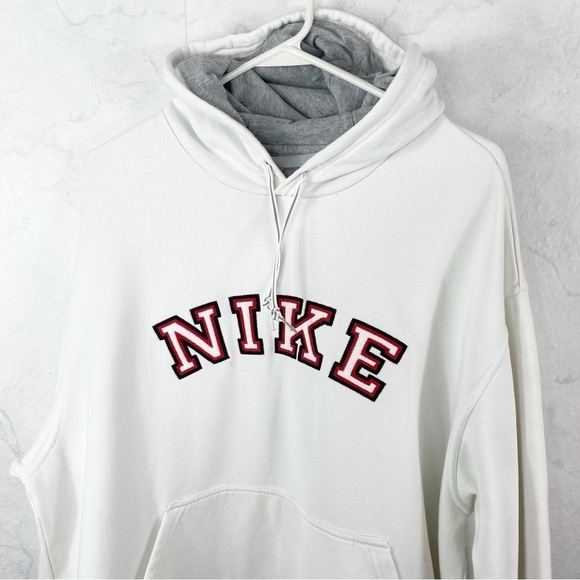 [Nike] - Picture 2 of 3